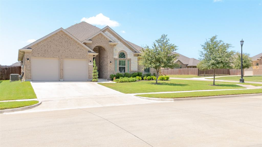3608 Rolling Meadows Drive, Grand Prairie, TX 76065 — photo 1