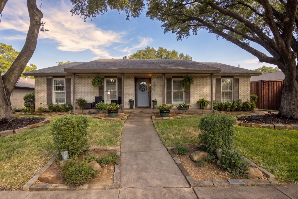 10945 Middle Knoll Drive, Dallas, TX 75238 — photo 1