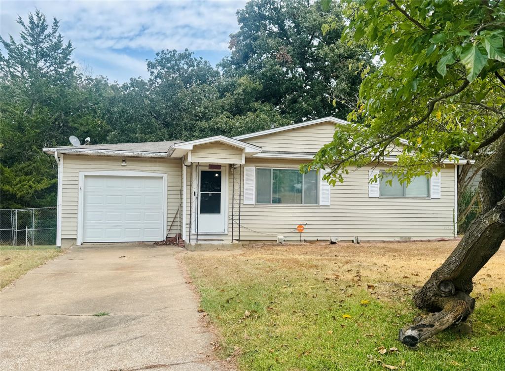 1200 Park Drive, Denison, TX 75020 — photo 1
