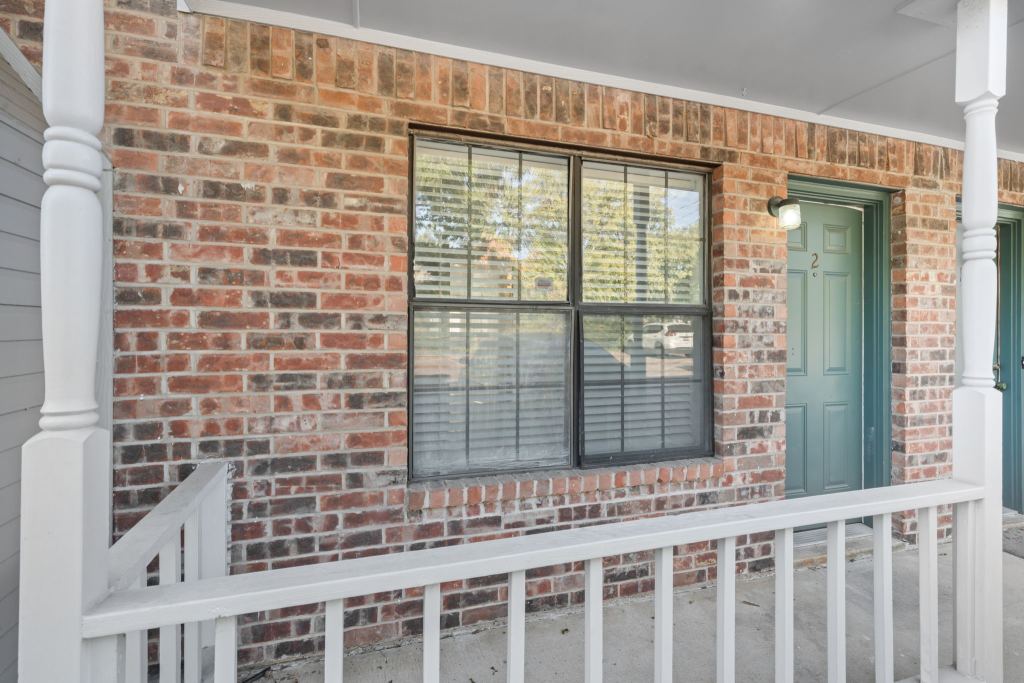 929 W Hickory Street A2, Denton, TX 76201 — photo 1