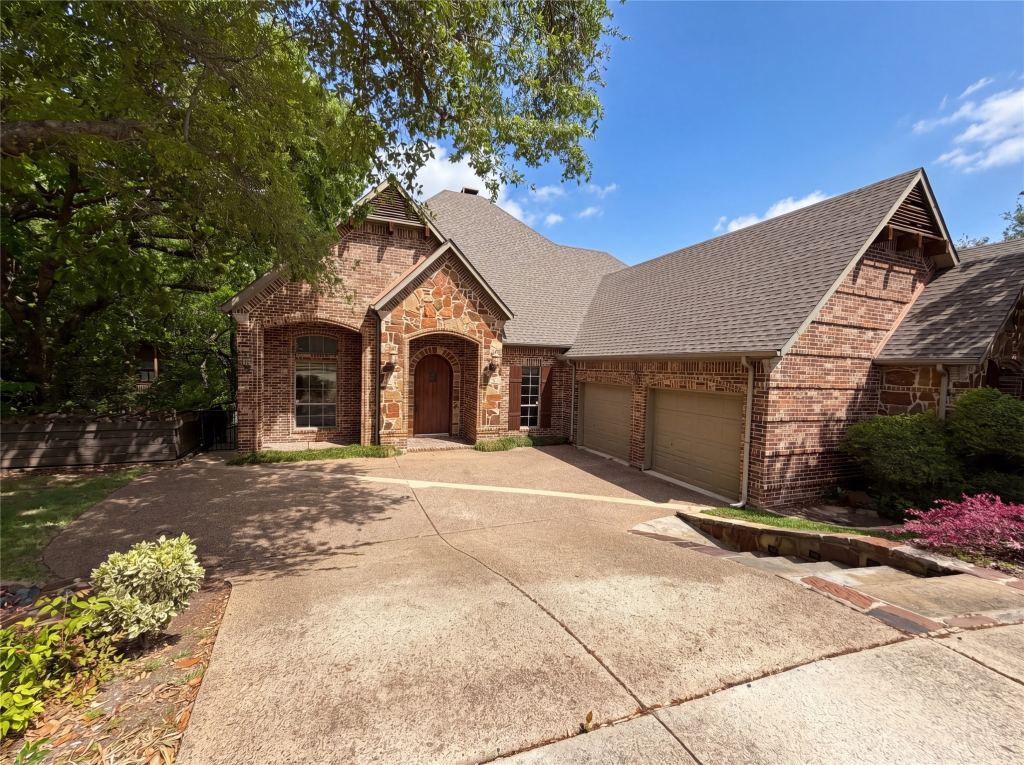 1309 Winding Brook Drive