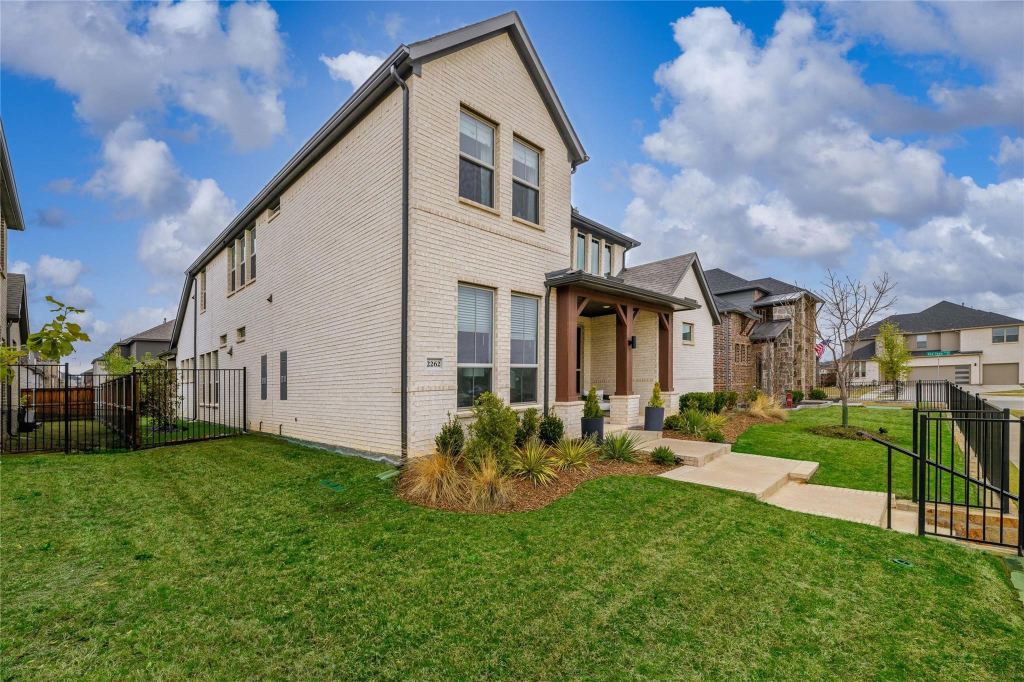 2262 Poppyvine Road, Frisco, TX 75033 — photo 1