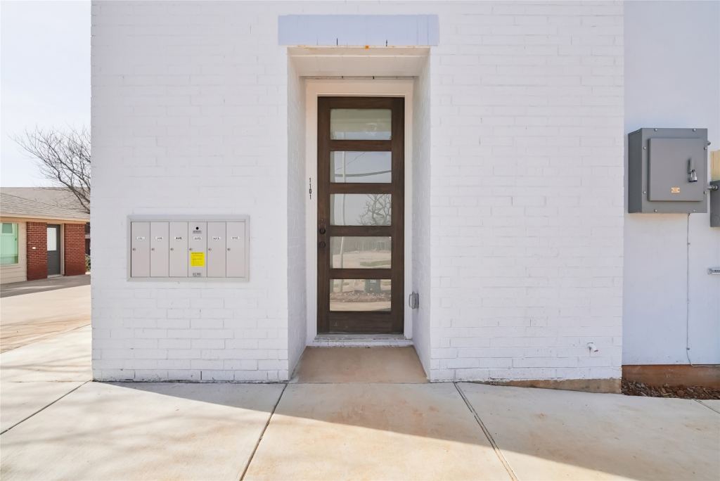341 Bryan, Denton, TX 76201 — photo 1