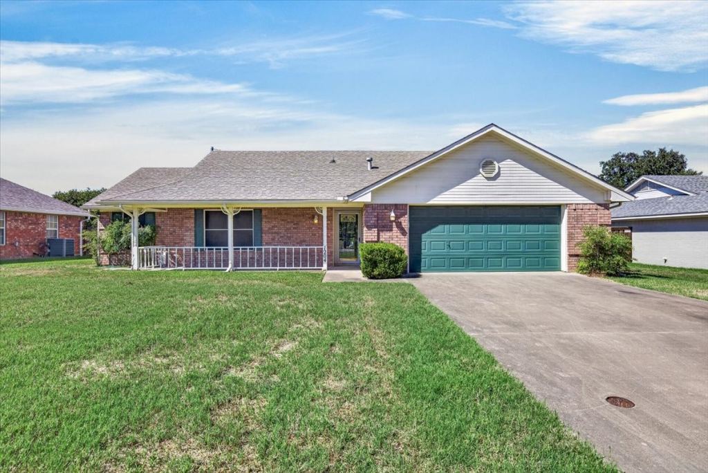 1204 S Bettie Street, Mabank, TX 75147 — photo 1