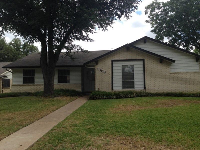 1608 Glenhill Lane, Lewisville, TX 75077 — photo 1