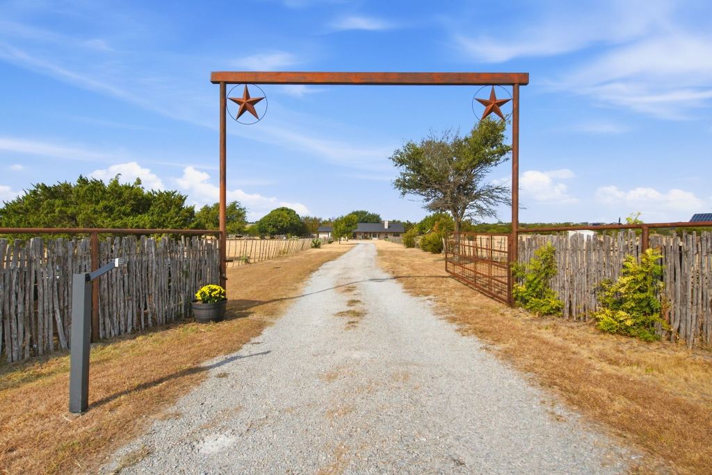 950 Johnson Bend Road, Weatherford, TX 76088 — photo 1