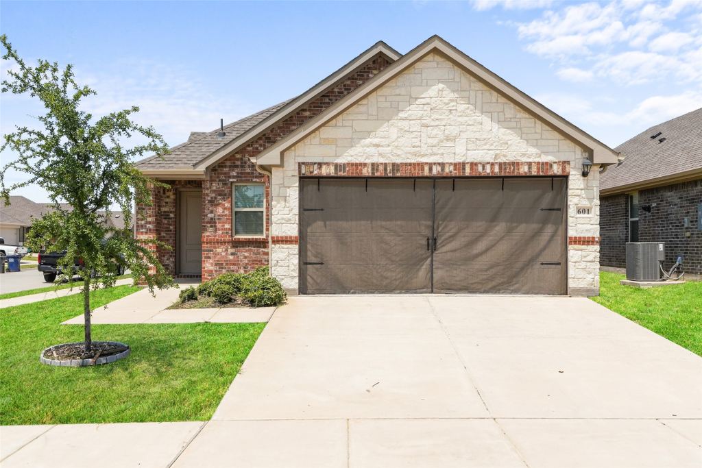 601 Nature Stroll Road, Lavon, TX 75166 — photo 1
