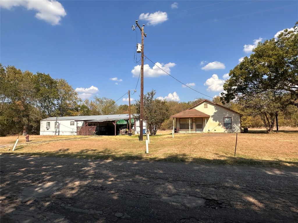 520 N Mlk Avenue, Wortham, TX 76693 — photo 1