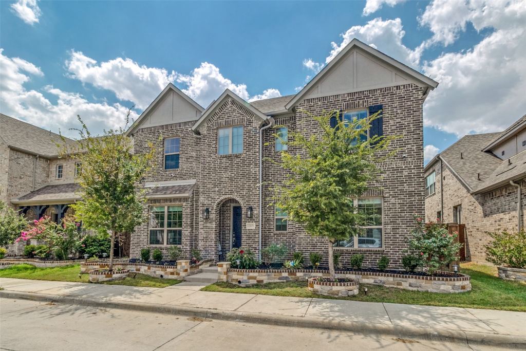 12679 Royal Oaks Lane, Farmers Branch, TX 75234 — photo 1