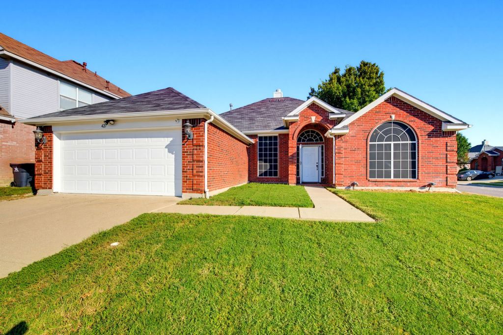 427 Watertown Lane, Arlington, TX 76002 — photo 1