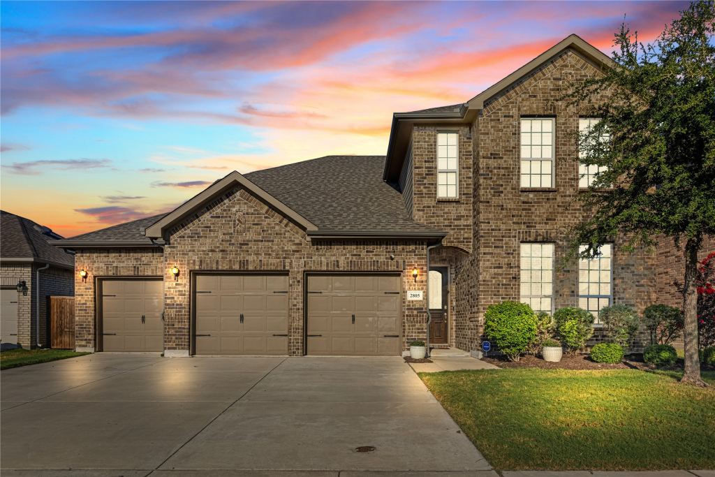 2805 Lakeside Drive