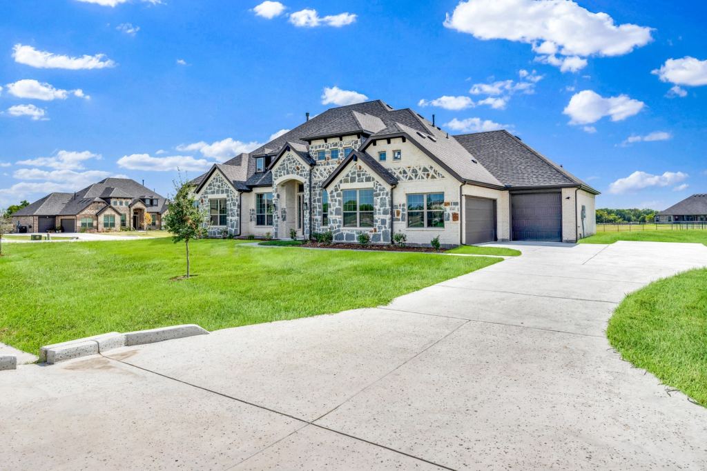 8340 Magnolia Court, Greenville, TX 75402 — photo 1