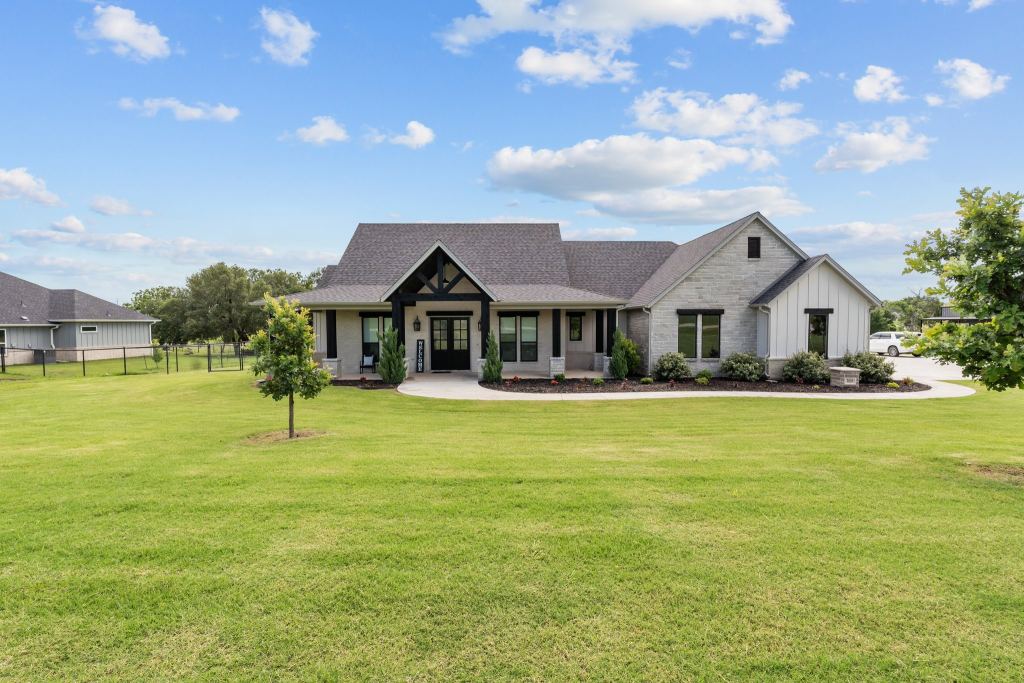 2028 Pinnell Prairie, Weatherford, TX 76088 — photo 1