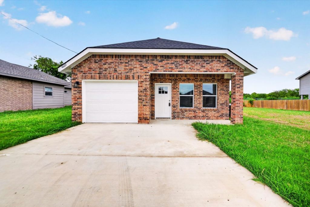 4607 Spencer Street, Greenville, TX 75401 — photo 1