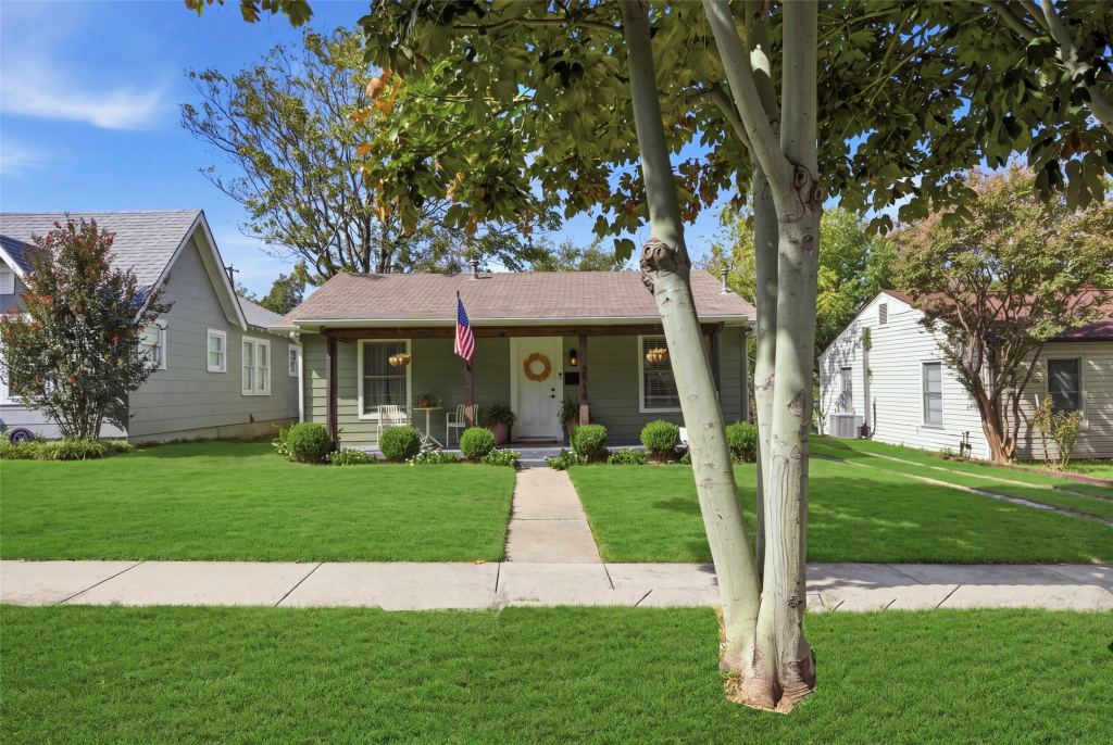 2916 Ryan Avenue, Fort Worth, TX 76110 — photo 1
