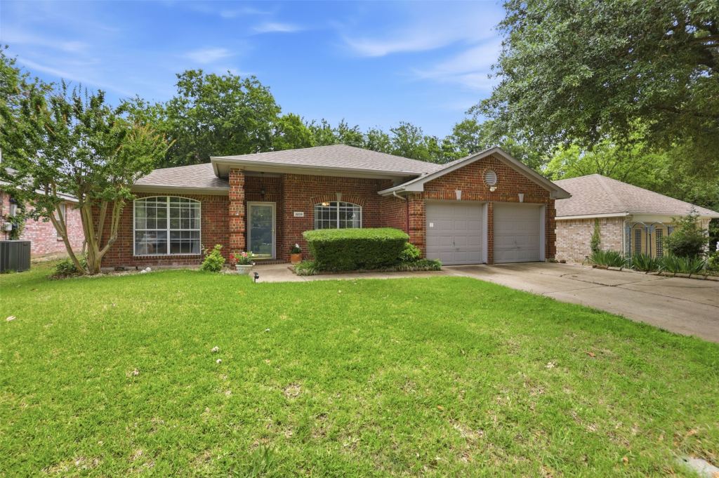 3209 Kingsbury Drive, McKinney, TX 75069 — photo 1