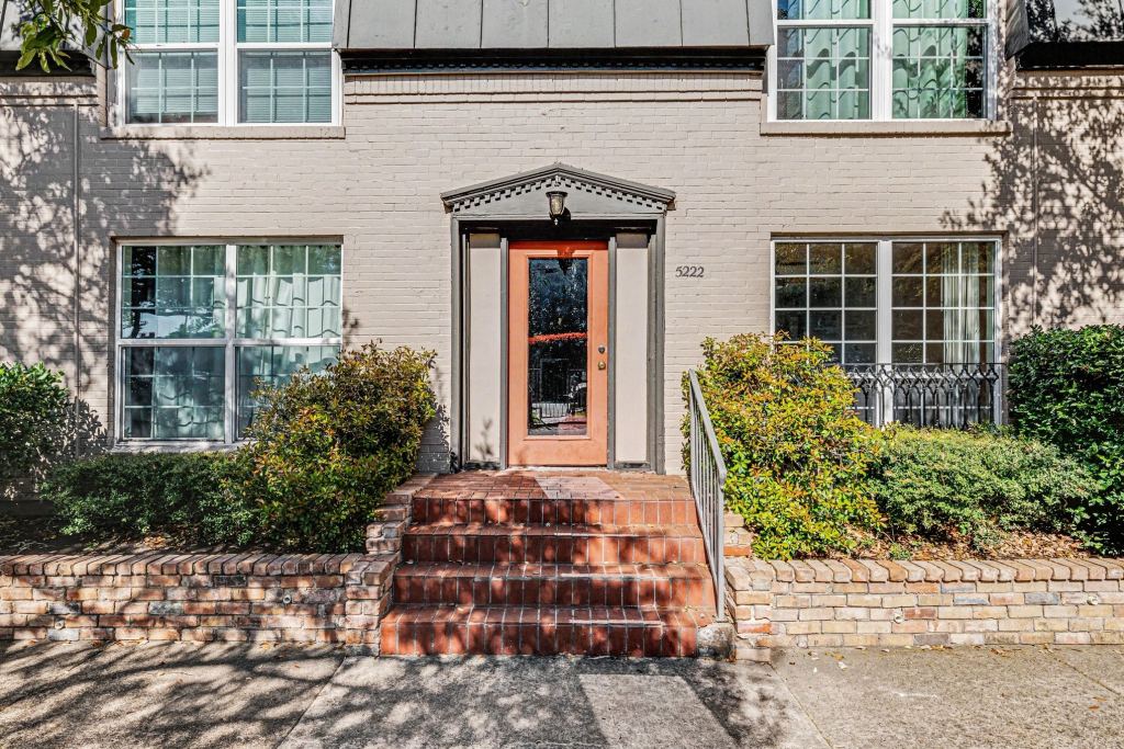 5222 Fleetwood Oaks Avenue 111, Dallas, TX 75235 — photo 1
