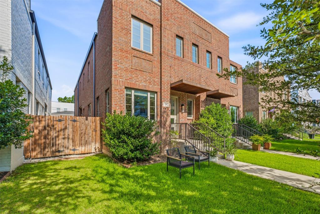 210 Wimberly Street, Fort Worth, TX 76107 — photo 1