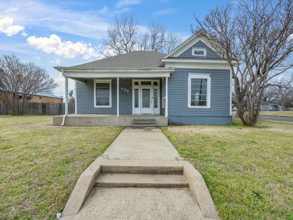409 NW Main Street, Ennis, TX 75119 — photo 1