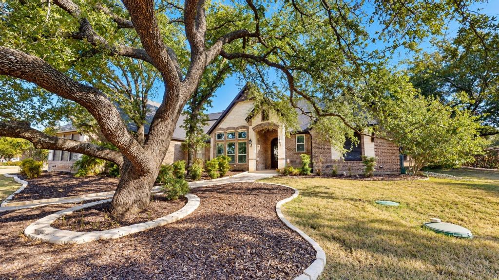 1729 Bent Tree Court, Granbury, TX 76049 — photo 1