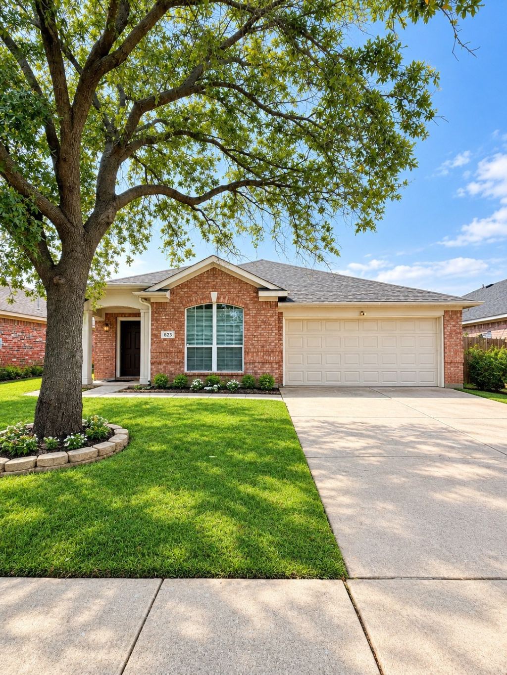 625 soledad, Arlington, TX 76002 — photo 1