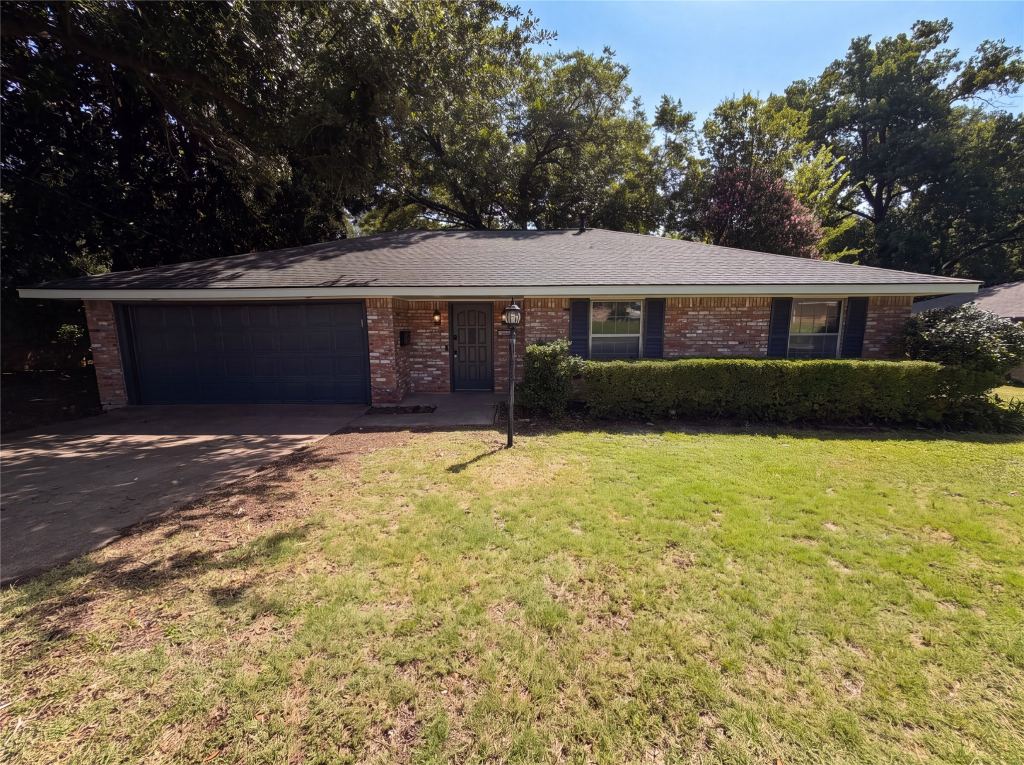 304 Brook Hollow Drive, DeSoto, TX 75115 — photo 1