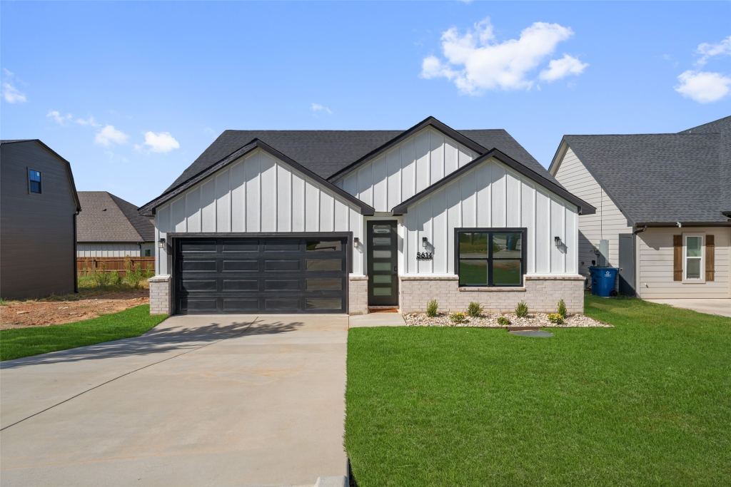 5614 San Jacinto Drive, Granbury, TX 76048 — photo 1