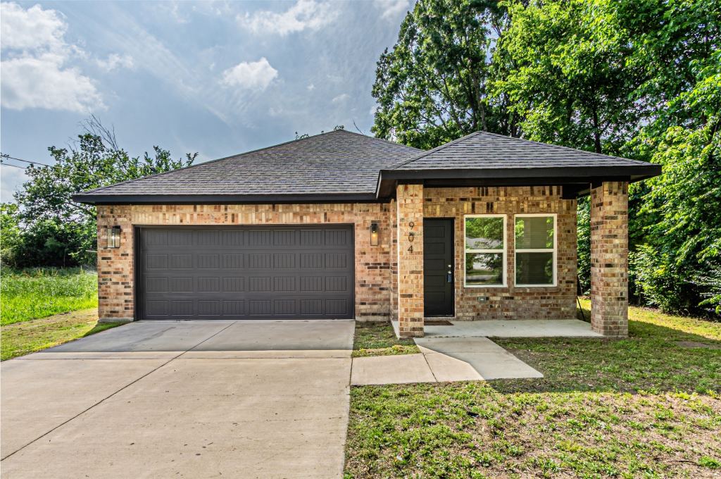 904 S Catherine Street, Terrell, TX 75160 — photo 1