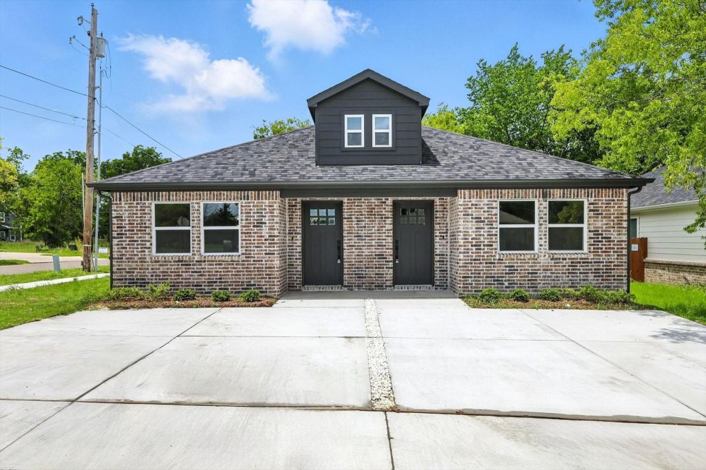 3206 Sayle Street 101 & 102, Greenville, TX 75401 — photo 1