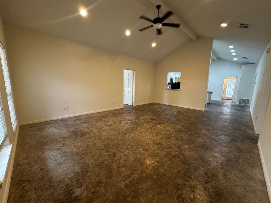 912 Oakwood Avenue, Waco, TX 76706 — photo 1