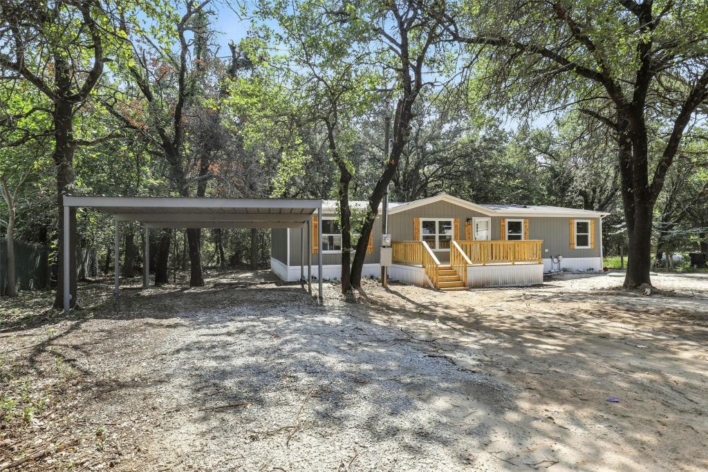 131 Kelly Court, Azle, TX 76020 — photo 1