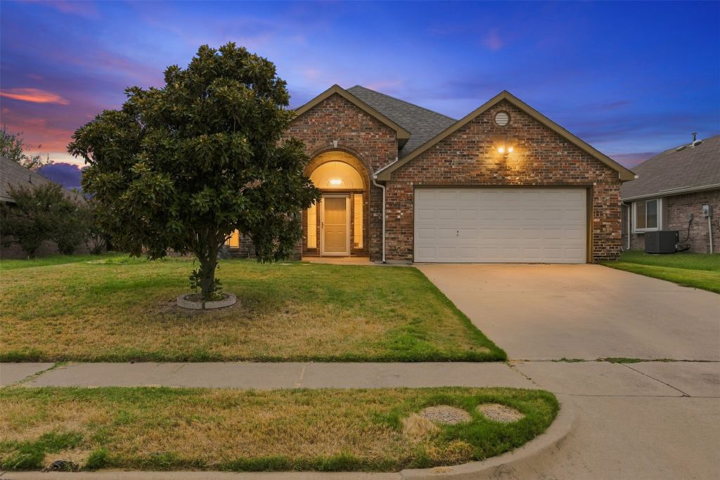 3221 Canary Lane, Midlothian, TX 76065 — photo 1