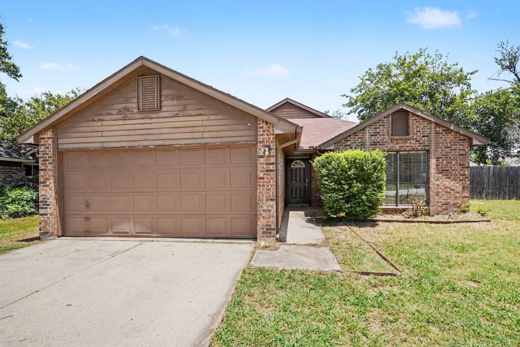 4245 Periwinkle Drive, Fort Worth, TX 76137 — photo 1