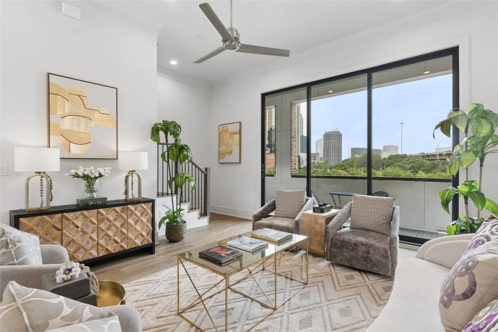 2401 Canton Street 1002