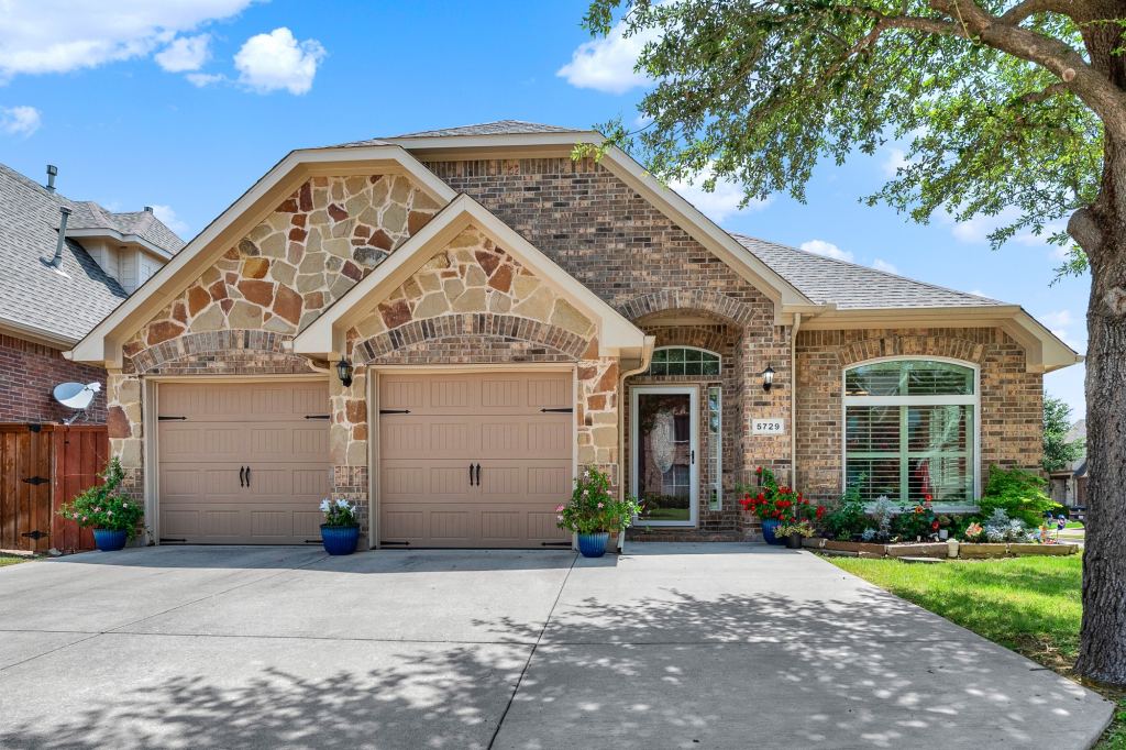5729 New Castle Drive, Richardson, TX 75082 — photo 1