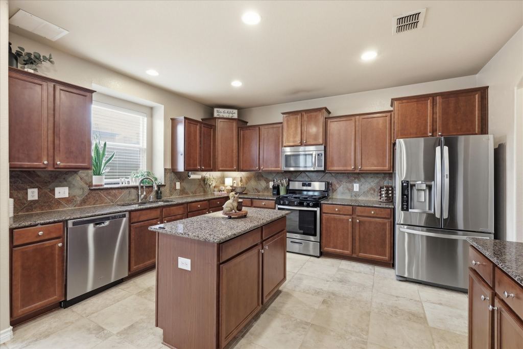 2825 Treasure Cove Drive, Lewisville, TX 75056 — photo 1