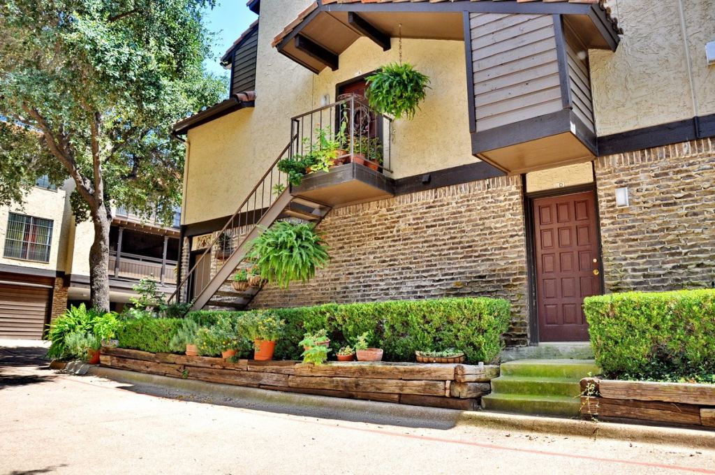 5630 Spring Valley Road 17d, Dallas, TX 75254 — photo 1