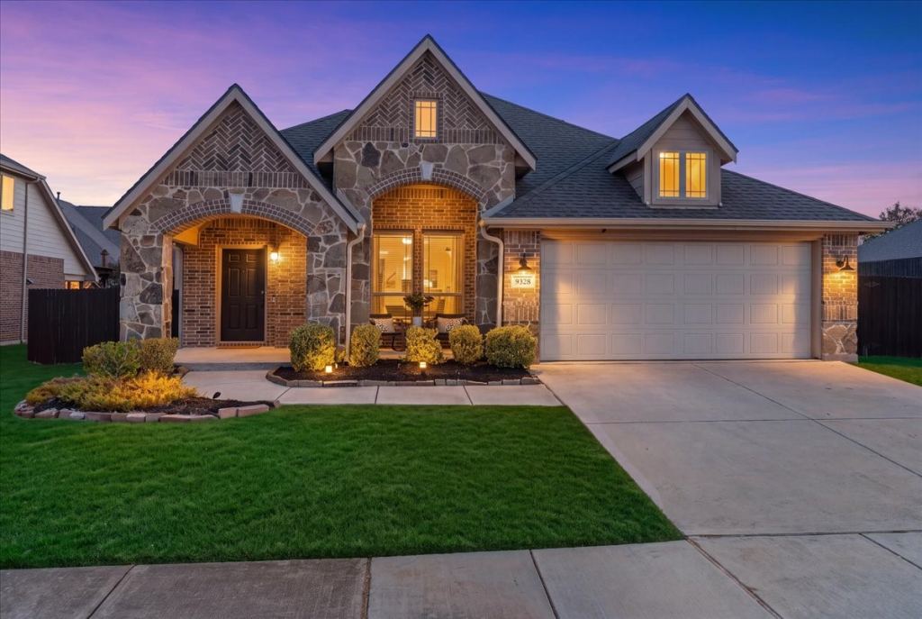 9328 Amistad Lane, Denton, TX 76226 — photo 1