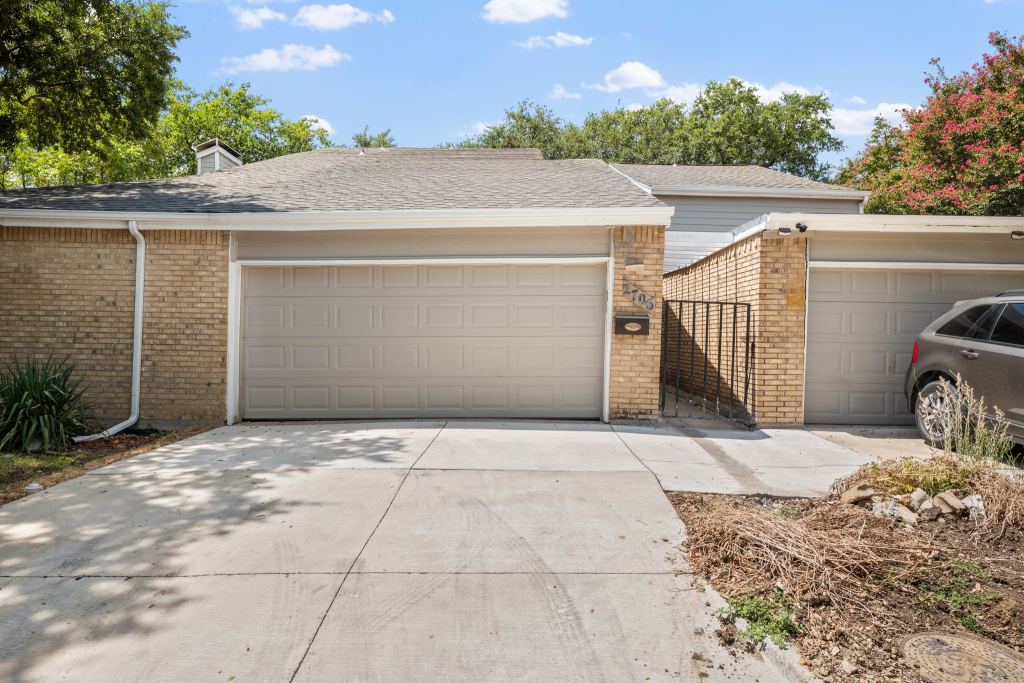 2706 Creek Wood Court, Carrollton, TX 75006 — photo 1