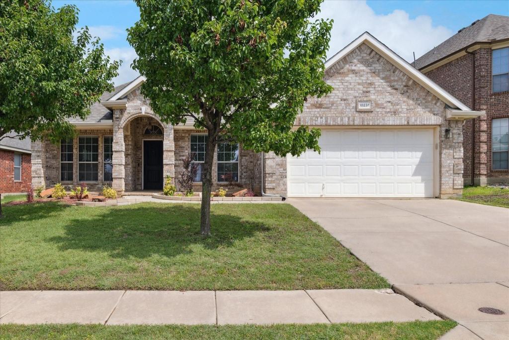 10237 Red Bluff Lane, Fort Worth, TX 76177 — photo 1