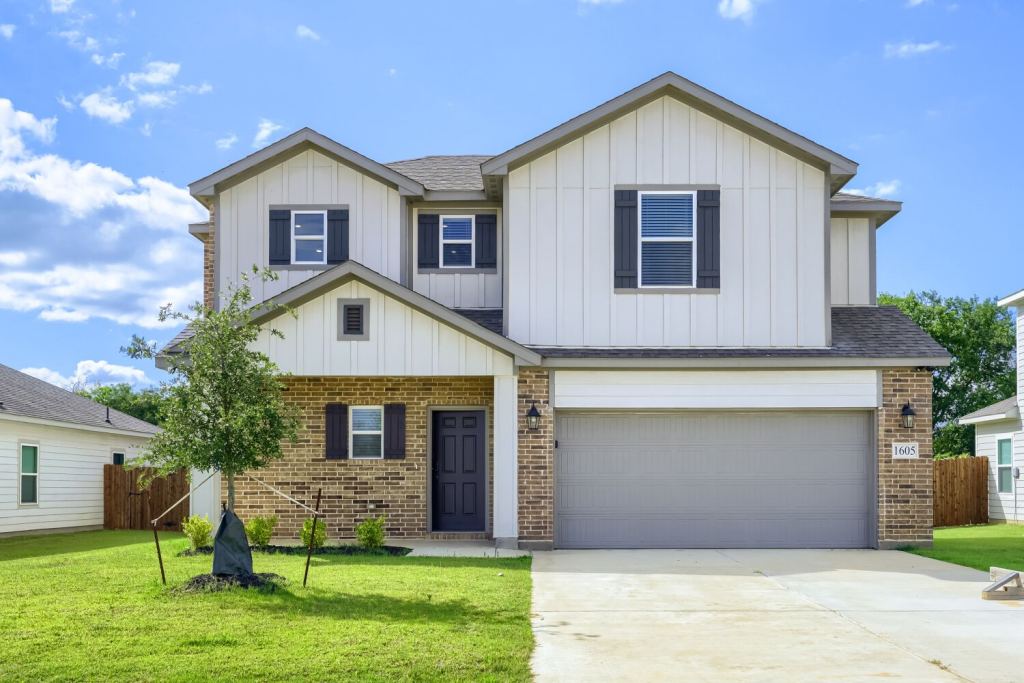 1605 Annabelle Street, Cleburne, TX 76031 — photo 1