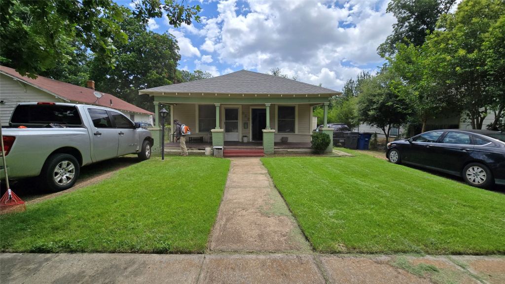 922 Hollywood Avenue, Dallas, TX 75208 — photo 1