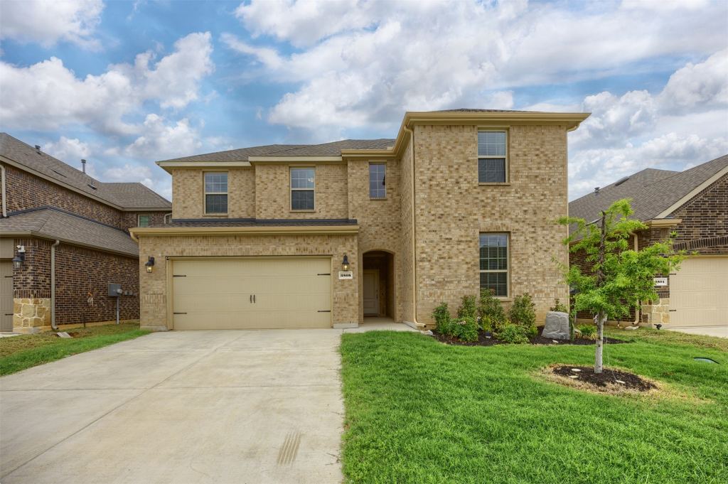 3808 High Country Road, Aubrey, TX 76227 — photo 1