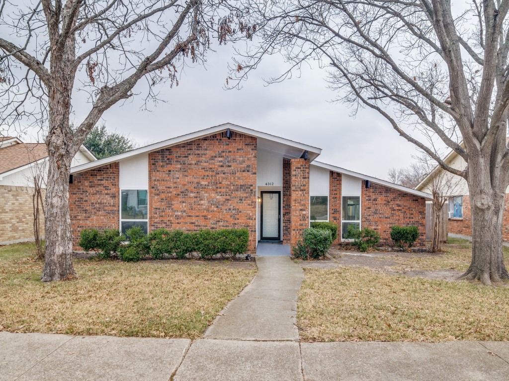 4312 Crestover Drive, Mesquite, TX 75150 — photo 1