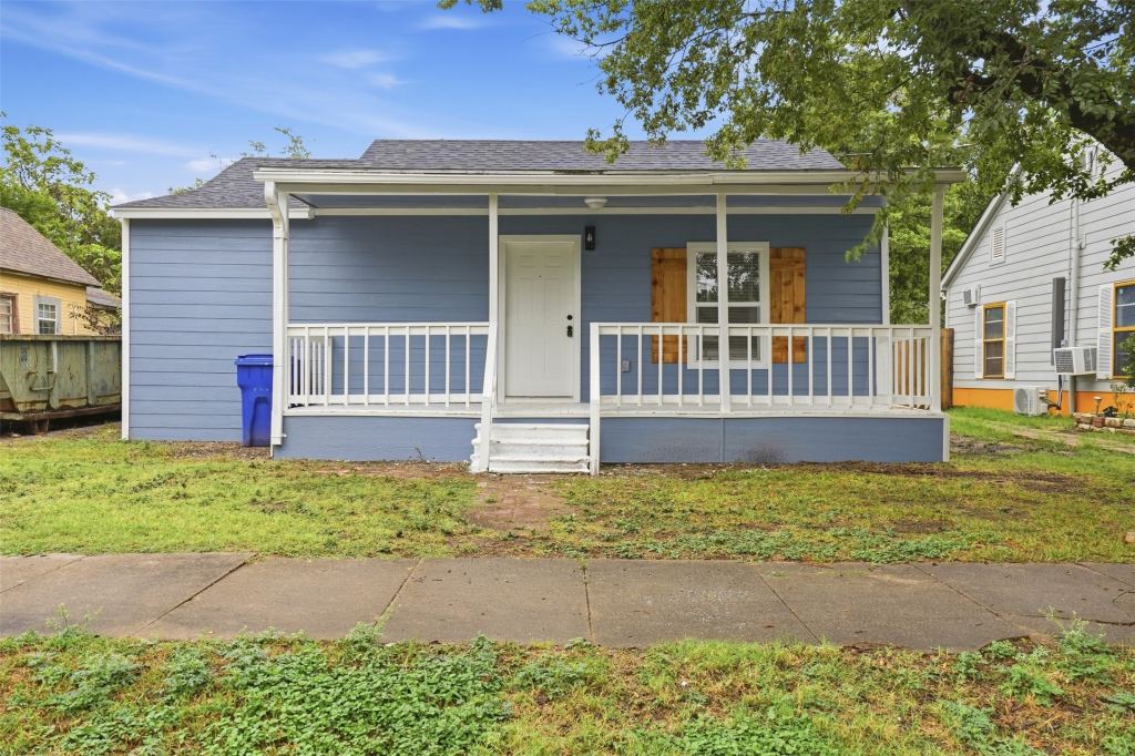 920 E Chaffin Street, Sherman, TX 75090 — photo 1