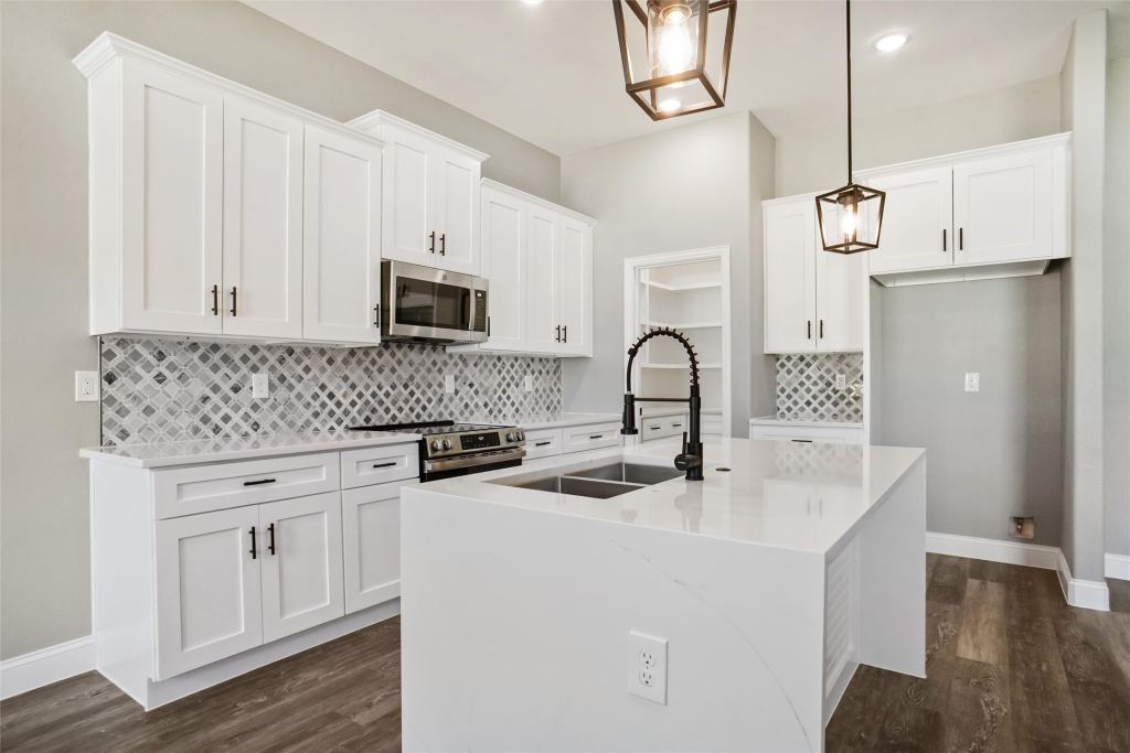 4913 Wichita Street, Granbury, TX 76048 — photo 1