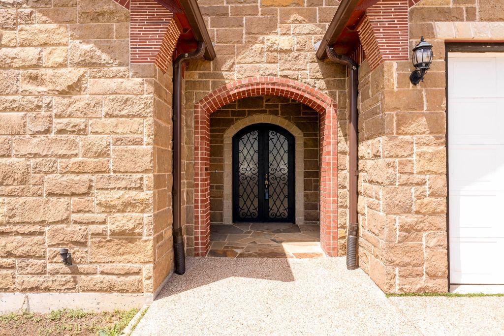 3024 Red Oak Drive, Granbury, TX 76048 — photo 1