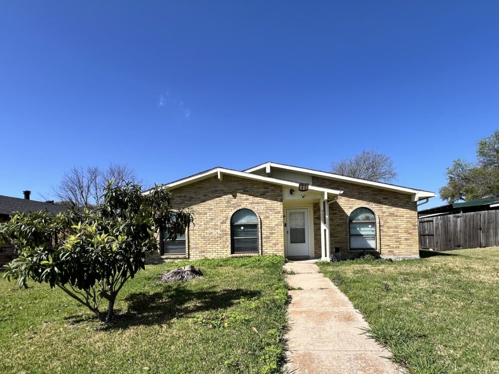 5609 Kerry Lane, Garland, TX 75043 — photo 1