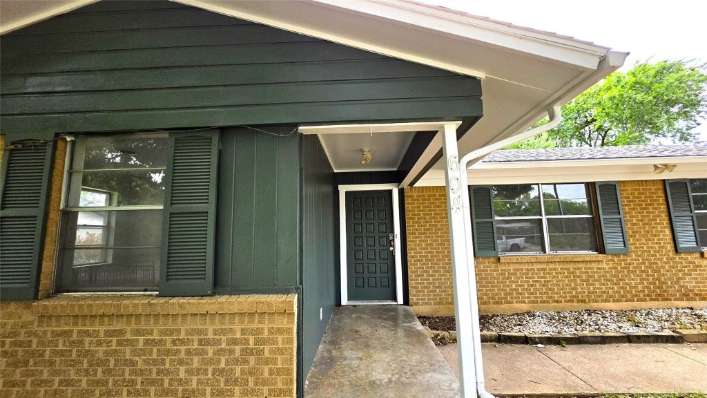 604 Sun Valley Drive, Denton, TX 76209 — photo 1