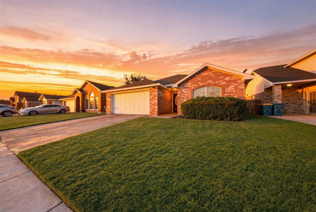 737 Nelson Drive, Cedar Hill, TX 75104 — photo 1